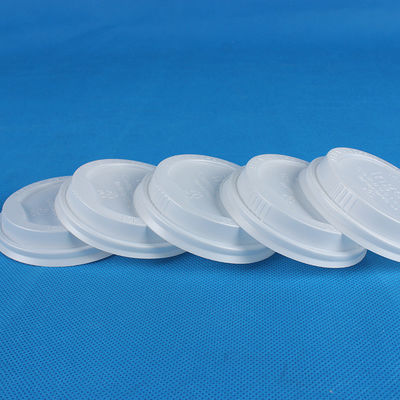 Çin Dayanıklı Plastik Bardak Kapak Makinesi 0.4 - 0.7 Mpa Basınç Uzun Ömrü Tedarikçi